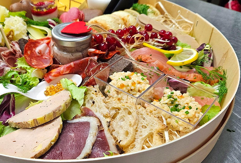 Colis et coffrets gourmand préparation artisanale par notre maitre artisan La Belle Rouge à Périgné (79)