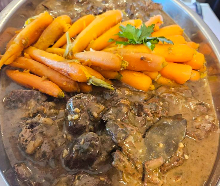 Plats ,préparés maison, traiteur plats mijotés ,à réserver pour le week-end ou toute la semaine en magasin - La Belle Rouge Périgné (79)